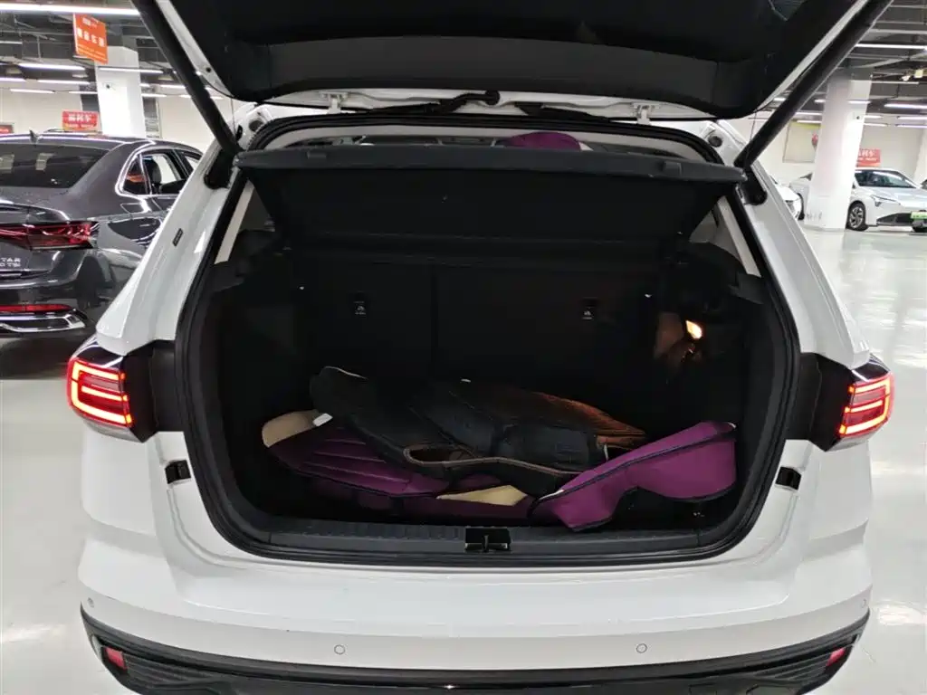 Volkswagen Tharu 2023 300TSI 2WD Full Moon Edition фото 19