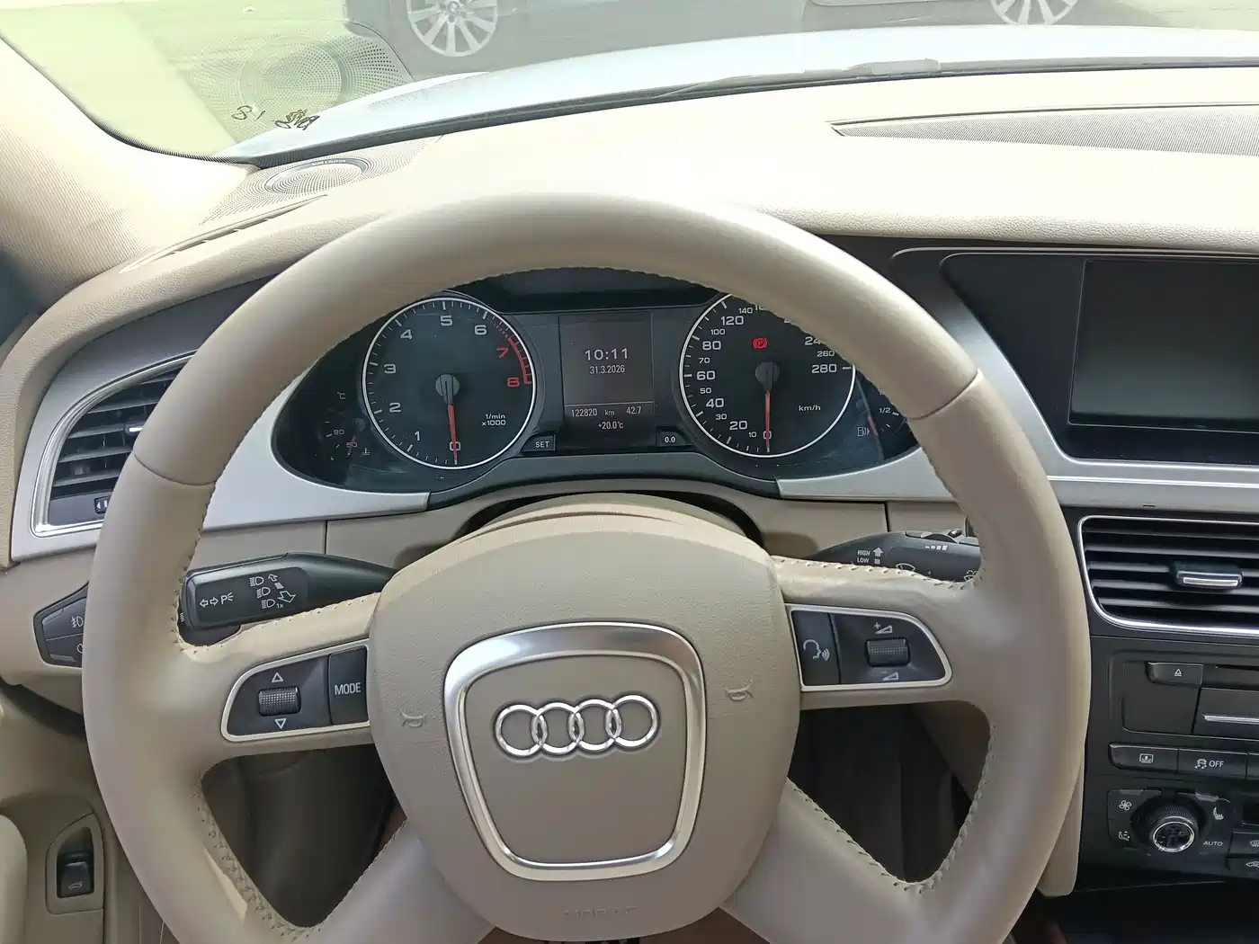 Audi A4L 2010 2.0 TFSI Technology фото 9