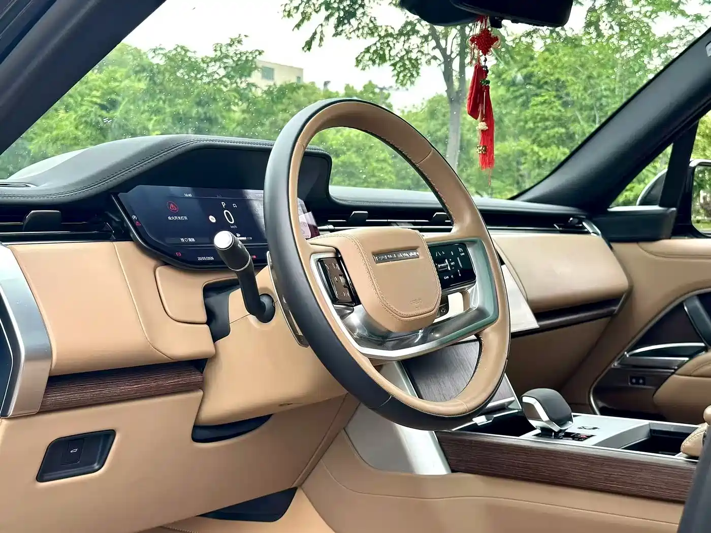 Land Rover Range Rover 2024 3.0 L6 400PS Genesis Extended фото 5