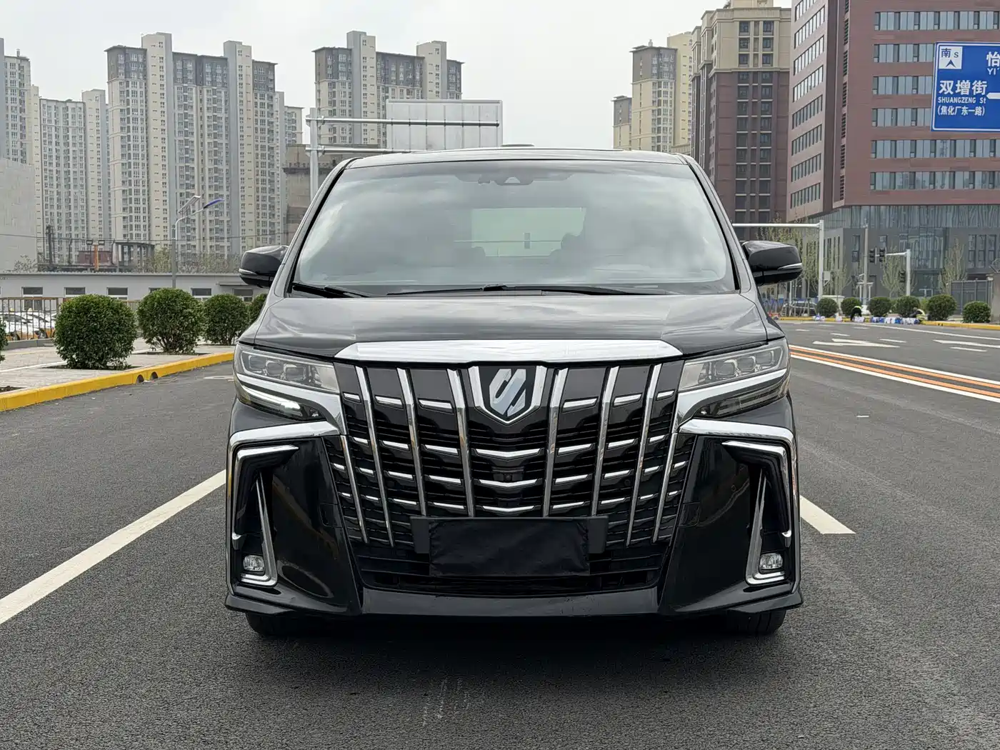 Toyota Vellfire 2019 Hybrid 2.5L HV Premium Edition фото 2