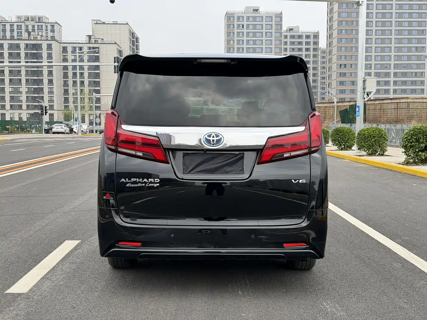 Toyota Vellfire 2019 Hybrid 2.5L HV Premium Edition фото 6