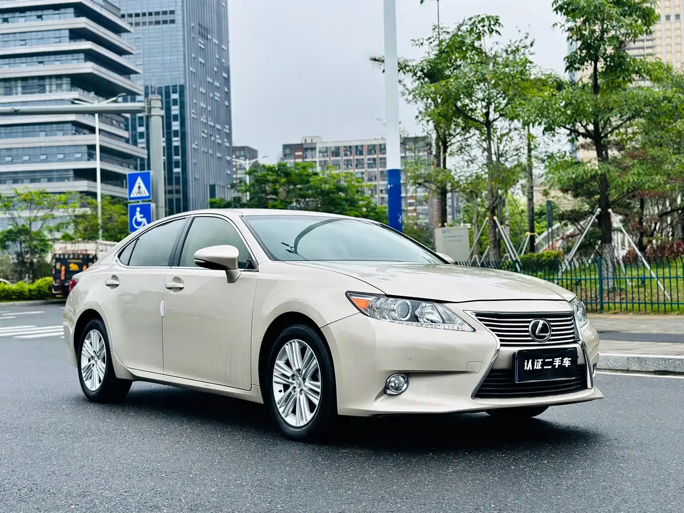 Lexus ES 2013 250 Elite Edition фото 3