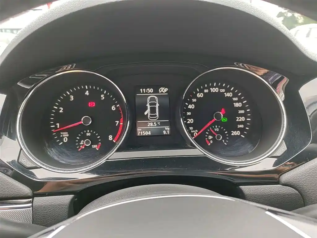 Volkswagen Sagitar 2018 280TSI DSG Spark Edition фото 12