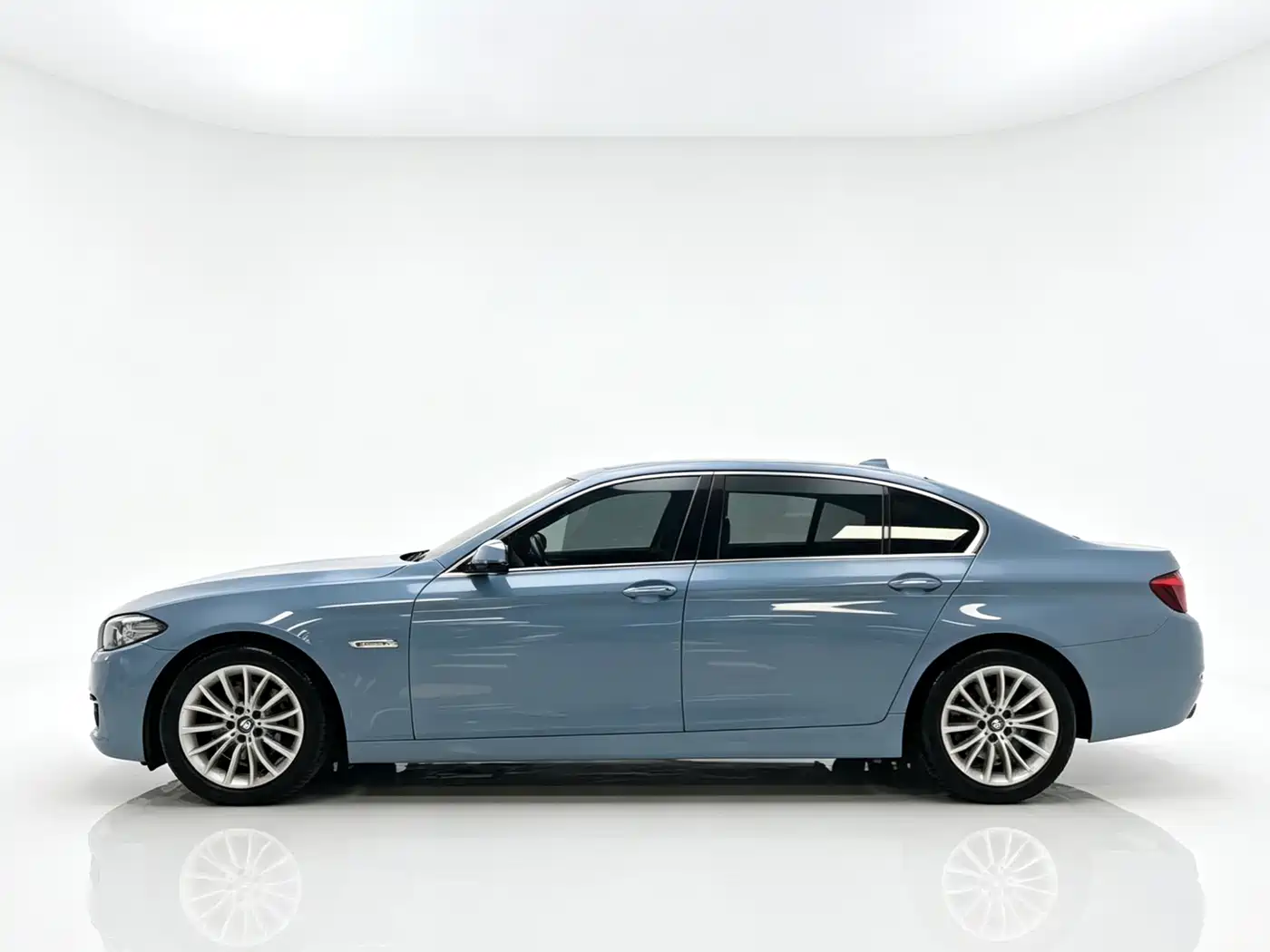 BMW 5 Series 2014 525Li Luxury Design Package фото 6