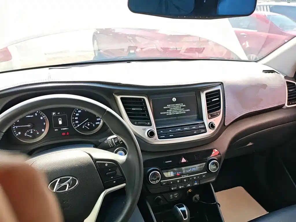 Hyundai Tucson 2018 1.6T DCT 2WD 15th Anniversary Special Edition фото 7