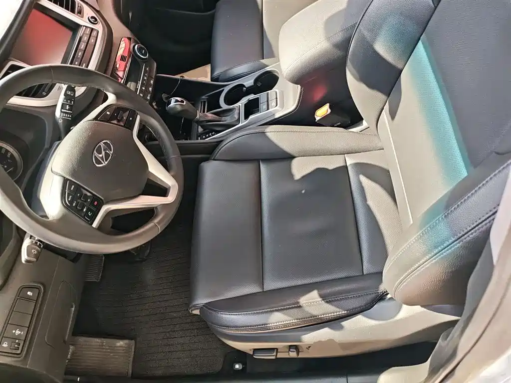 Hyundai Tucson 2018 1.6T DCT 2WD 15th Anniversary Special Edition фото 13