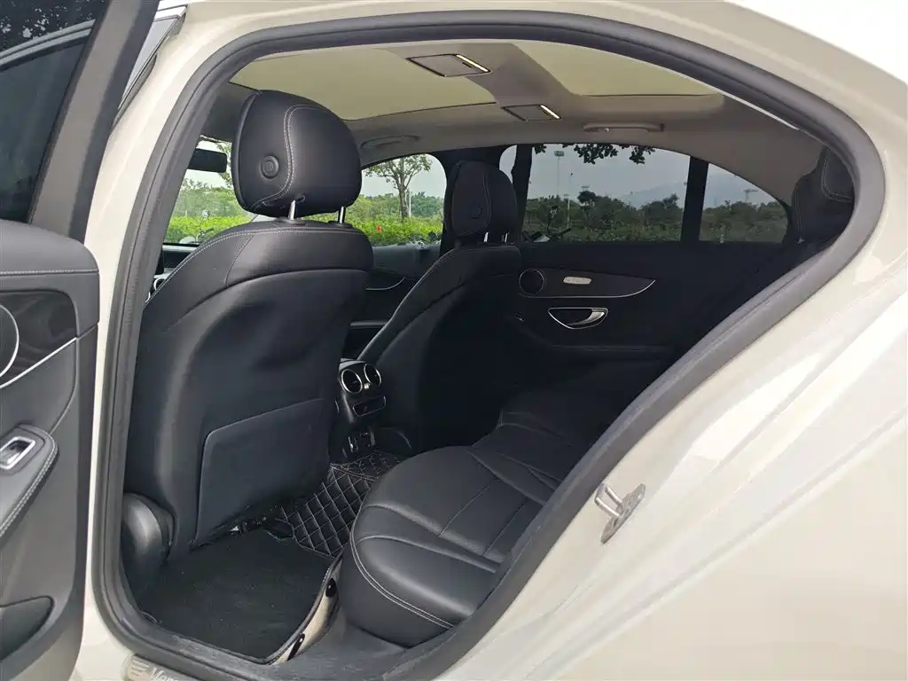 Фото 5 - Mercedes-Benz C-Class