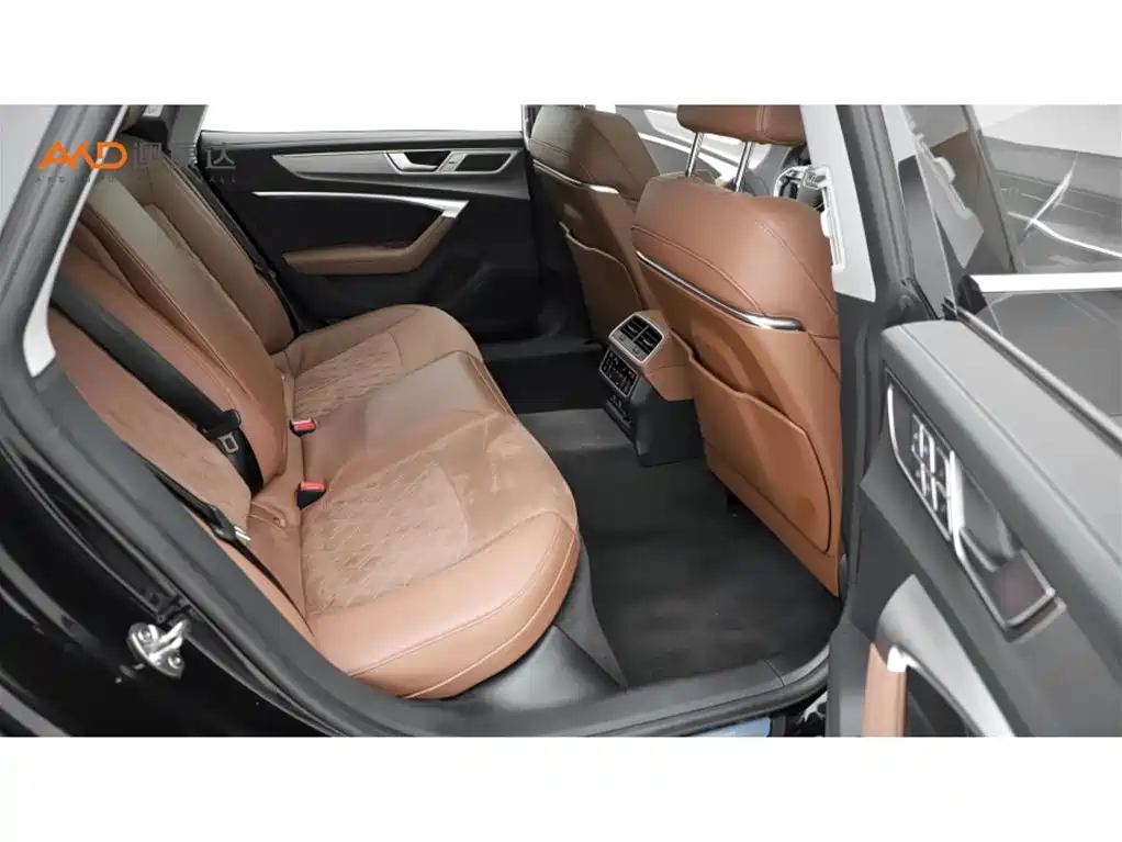 Audi A7L 2024 45 TFSI quattro Premium Luxury фото 8