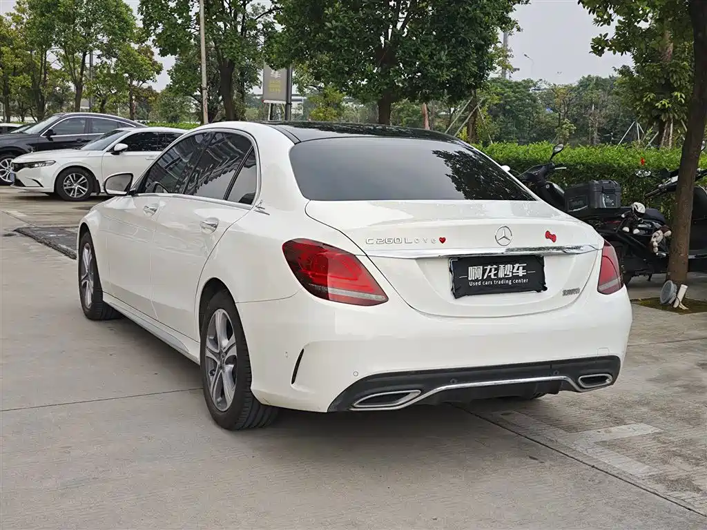 Фото 7 - Mercedes-Benz C-Class