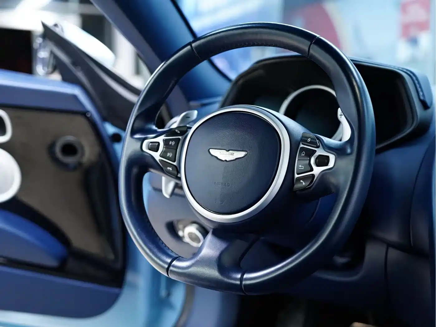 Aston Martin DB11 2019 Model 4.0T V8 Coupe фото 6