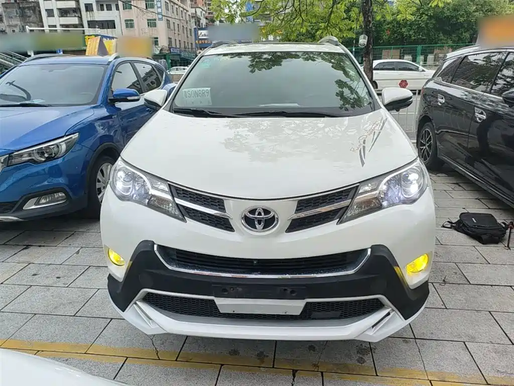 Toyota RAV4 Rongfang 2015 2.0L CVT 2WD Trend Edition фото 3
