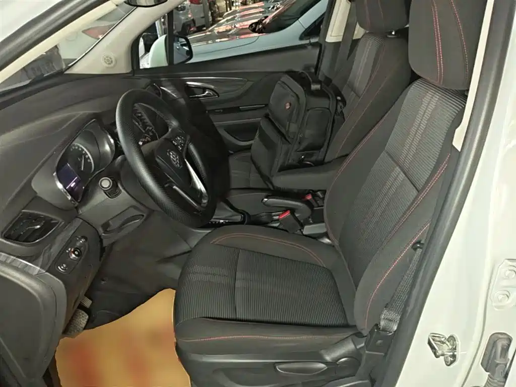 Buick Encore 2018 18T Automatic 2WD Urban Leading фото 15