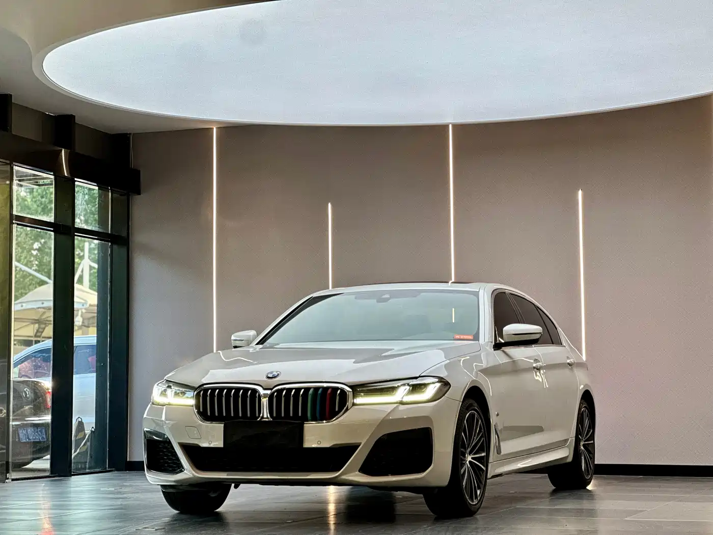 BMW 5 Series 2022 Model Second Facelift 530Li Leading M Sport Package