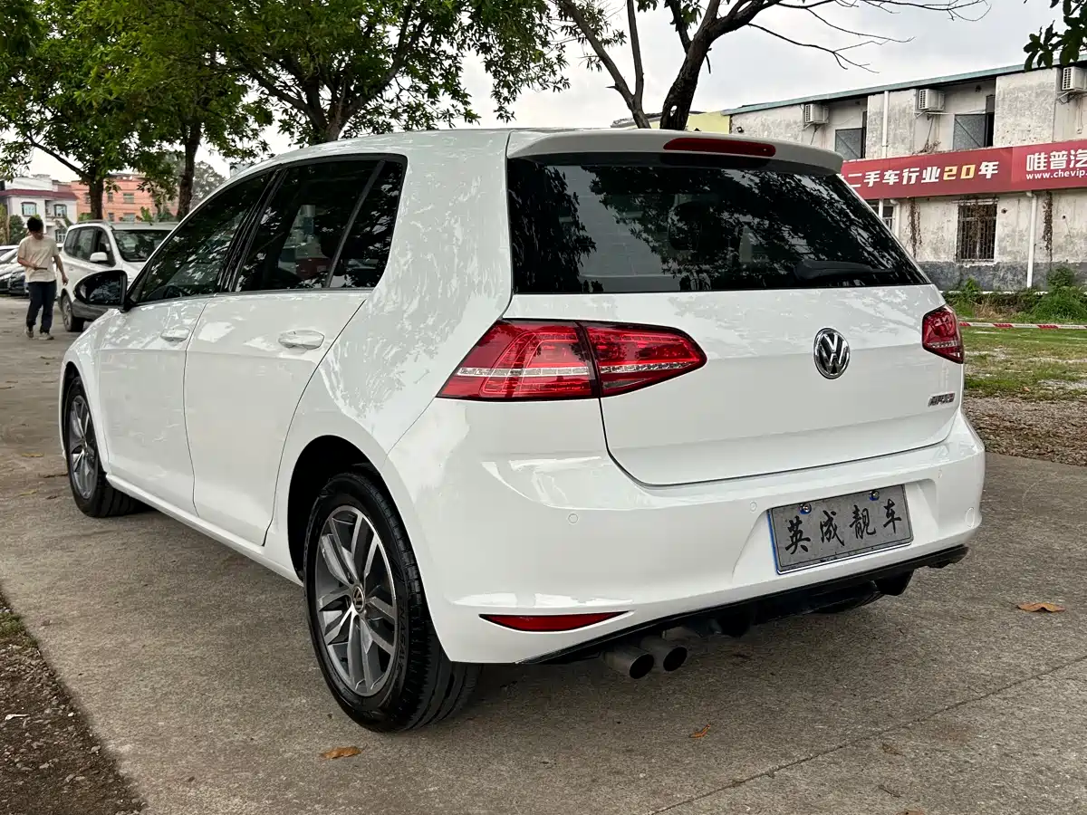 Volkswagen Golf 2016 230TSI Automatic Luxury фото 12