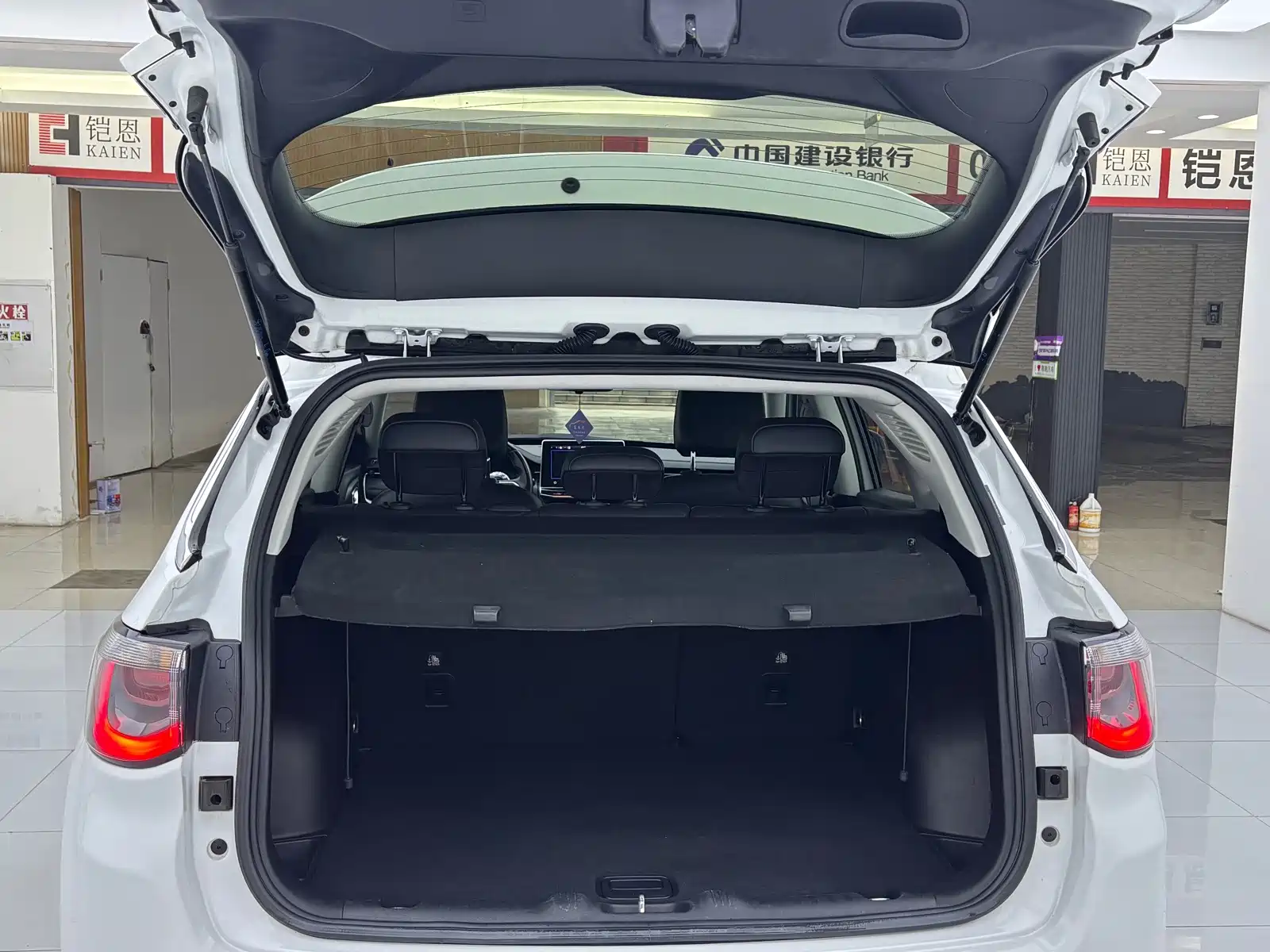 Фото 5 - Jeep Compass