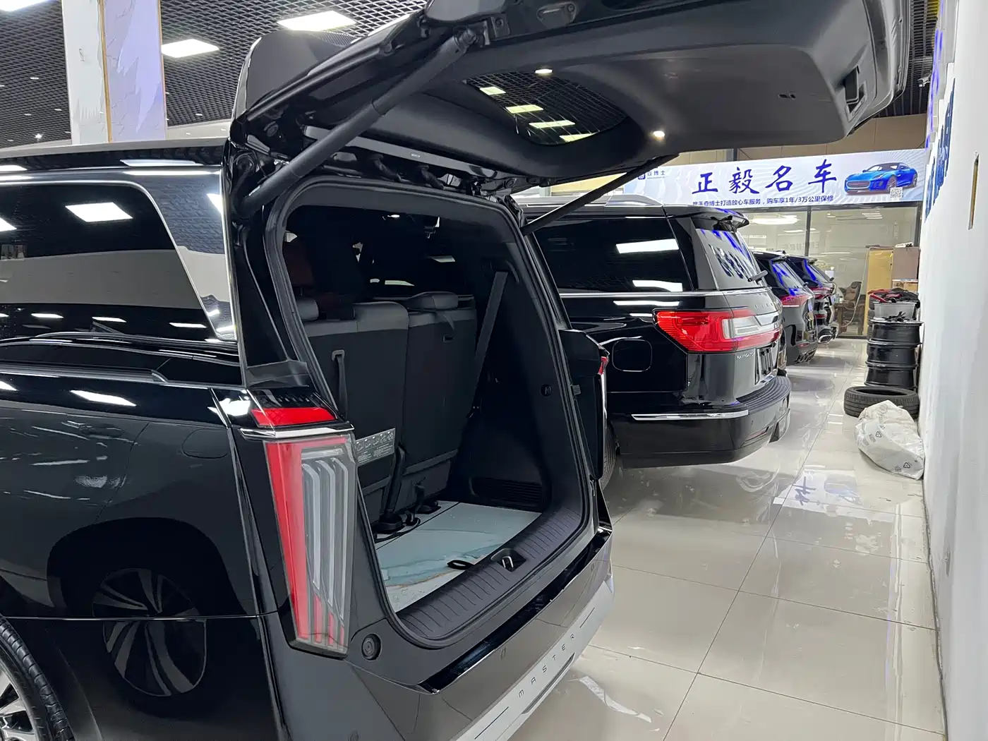 GAC Trumpchi Trumpchi M8 2023 Model Master Series 400T Ultimate Edition фото 16