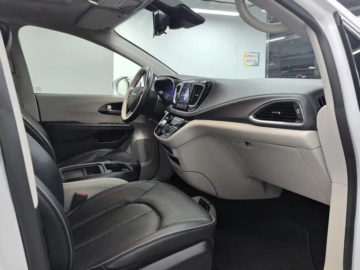 Chrysler Grand Caravan PHEV (Import) 2020 2019 3.6L Plug-in Hybrid