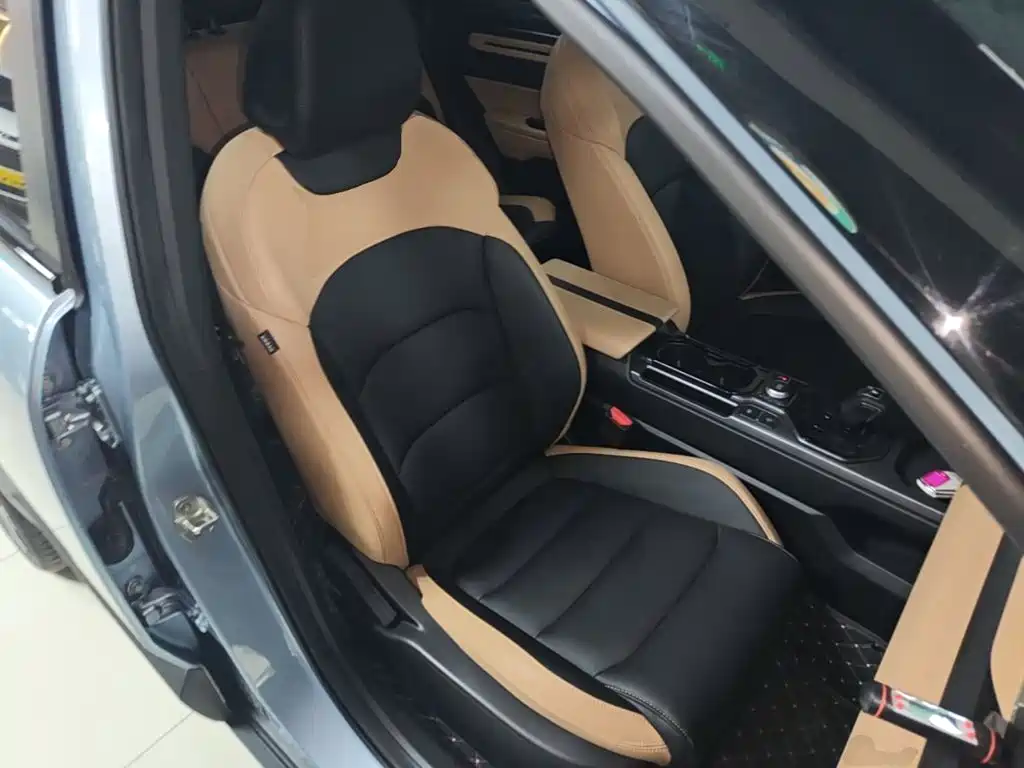 Фото 25 - Geely ICON