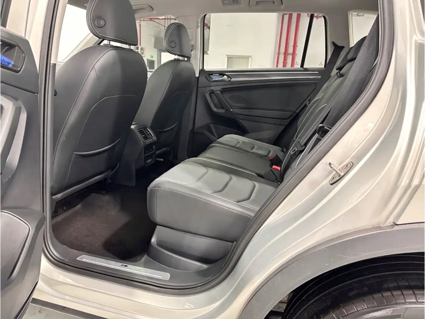 Volkswagen Tiguan L 2020 330TSI Auto 2WD R-Line Flagship China VI фото 13
