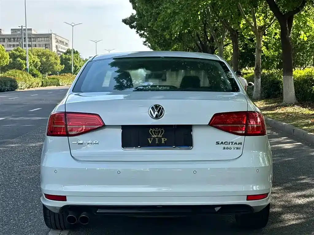 Volkswagen Sagitar 2018 1.6L Automatic Comfort фото 8