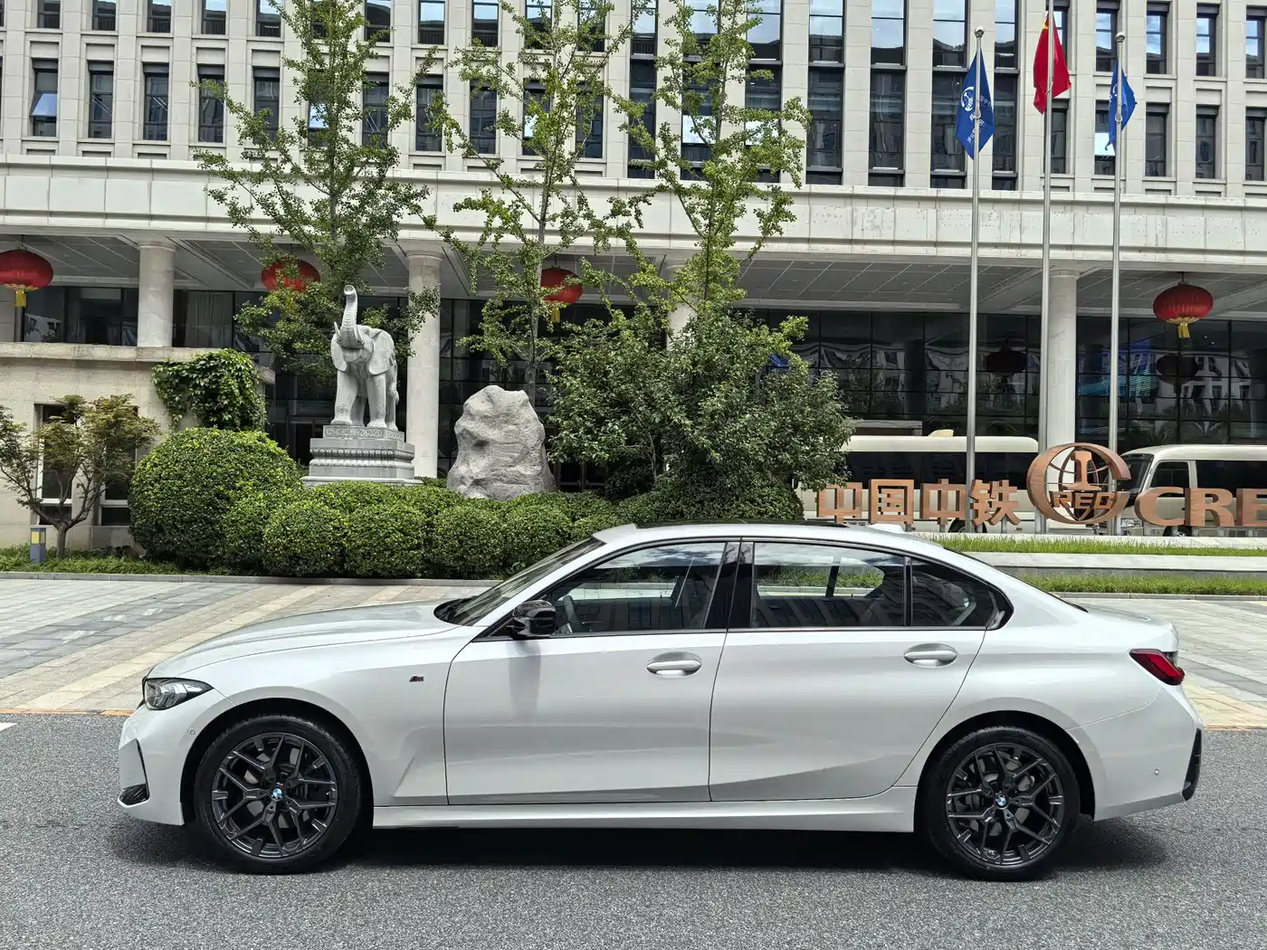 BMW 3 Series 2026 2026 330Li M Sport Shadowline Package
