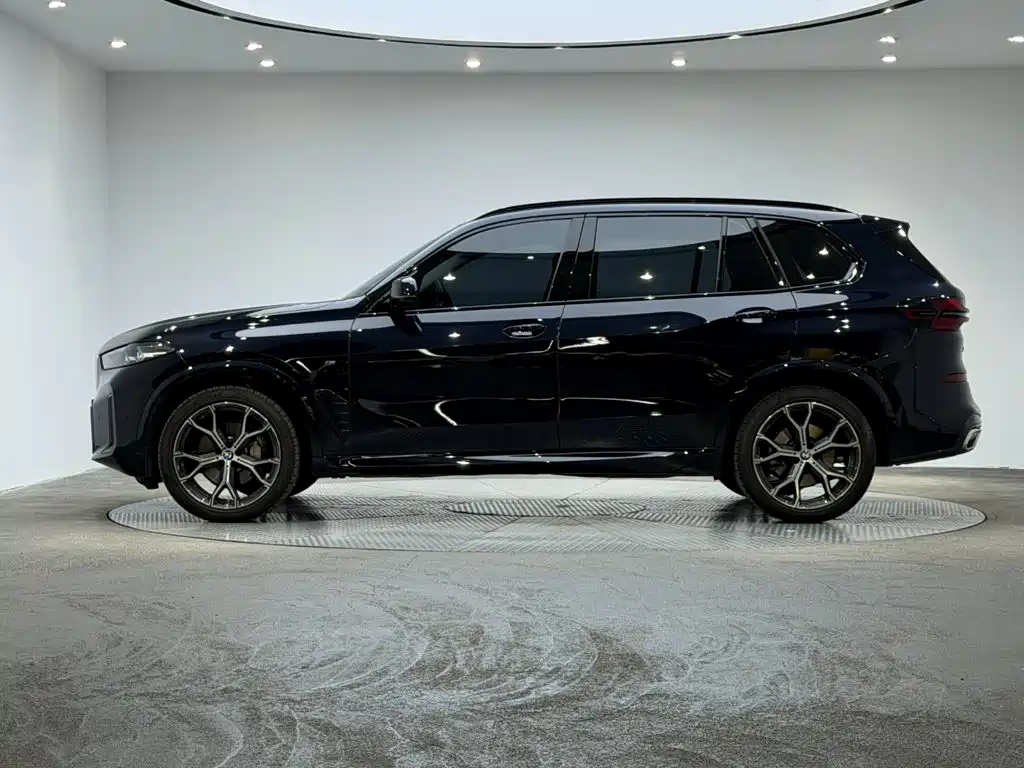 BMW X5 2026 2025 Model xDrive 30Li Exclusive M Sport Blackout Package