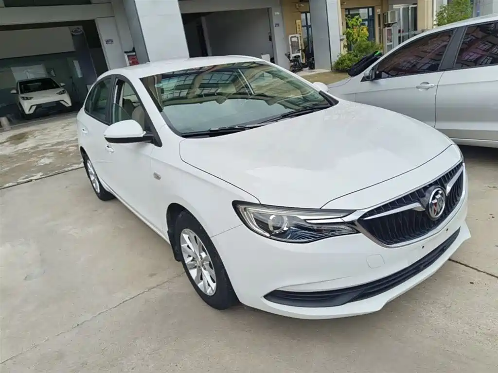 Buick Excelle 2018 15T DCT Progressive (China V) фото 4