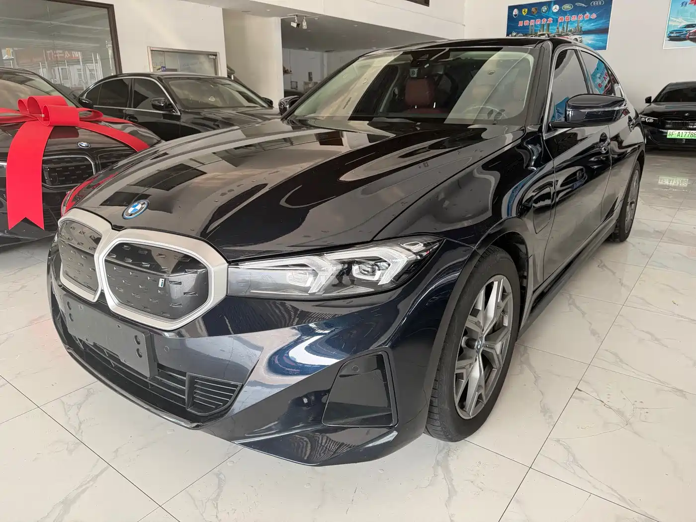 Фото 1 - BMW i3