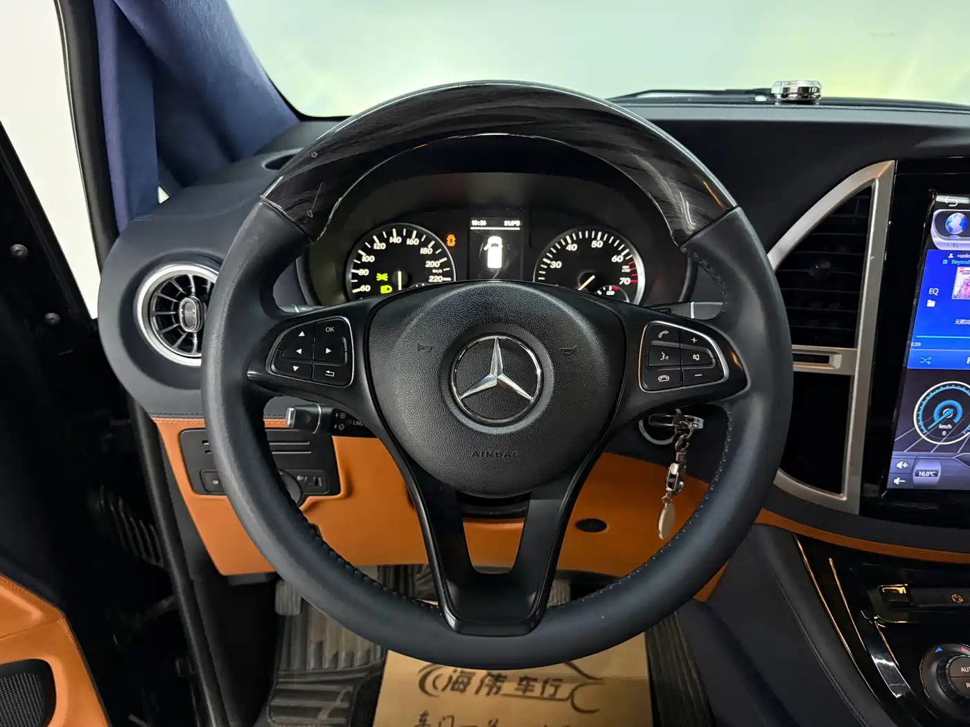 Mercedes-Benz Vito 2016 2.0T Elite Edition фото 8