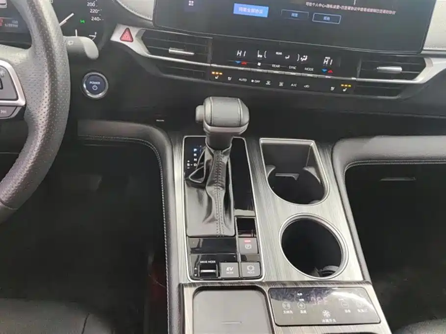 Toyota Sienna 2023 2.5L Hybrid Premium Edition фото 16