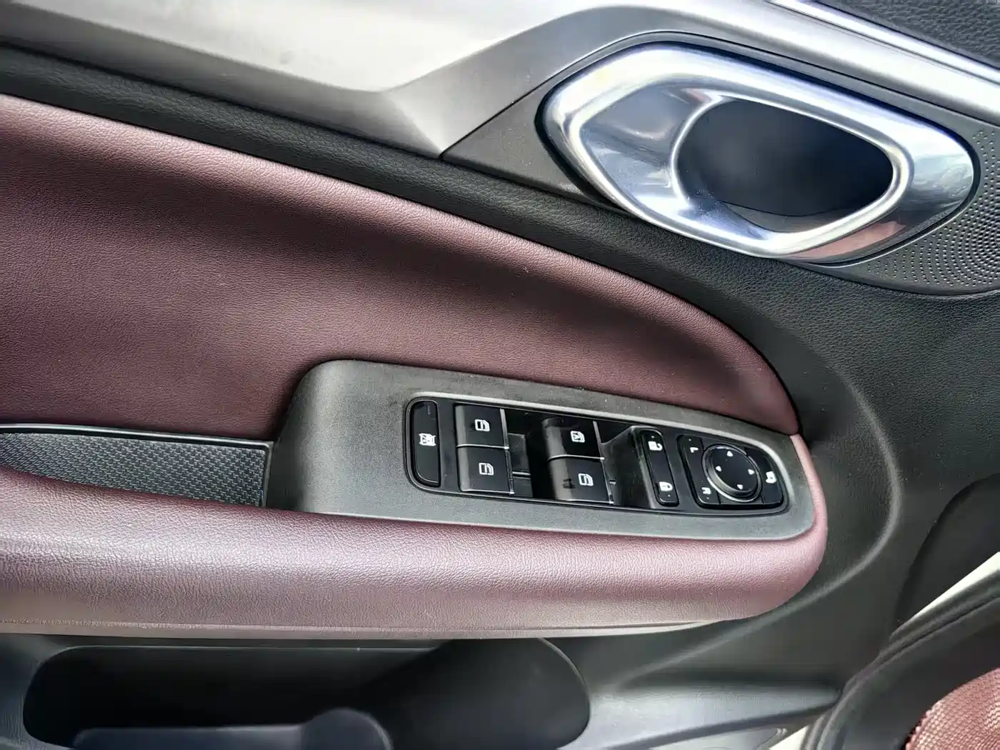 GAC Trumpchi Trumpchi M6 2021 PRO 270T Automatic Luxury Edition фото 6