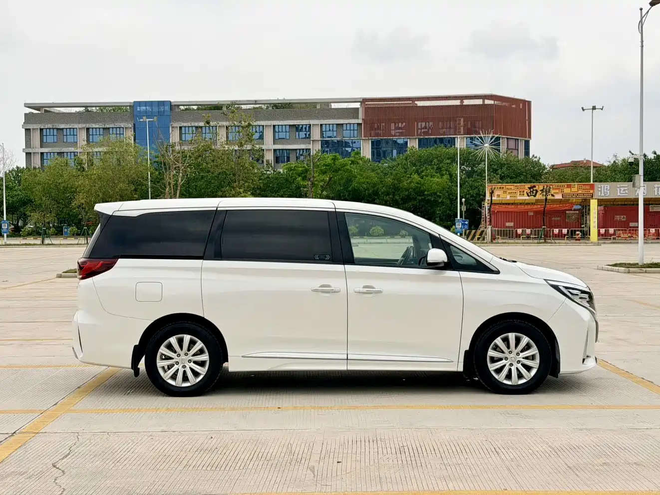 GAC Trumpchi Trumpchi M8 2020 Pilot 390T Premium Edition фото 7