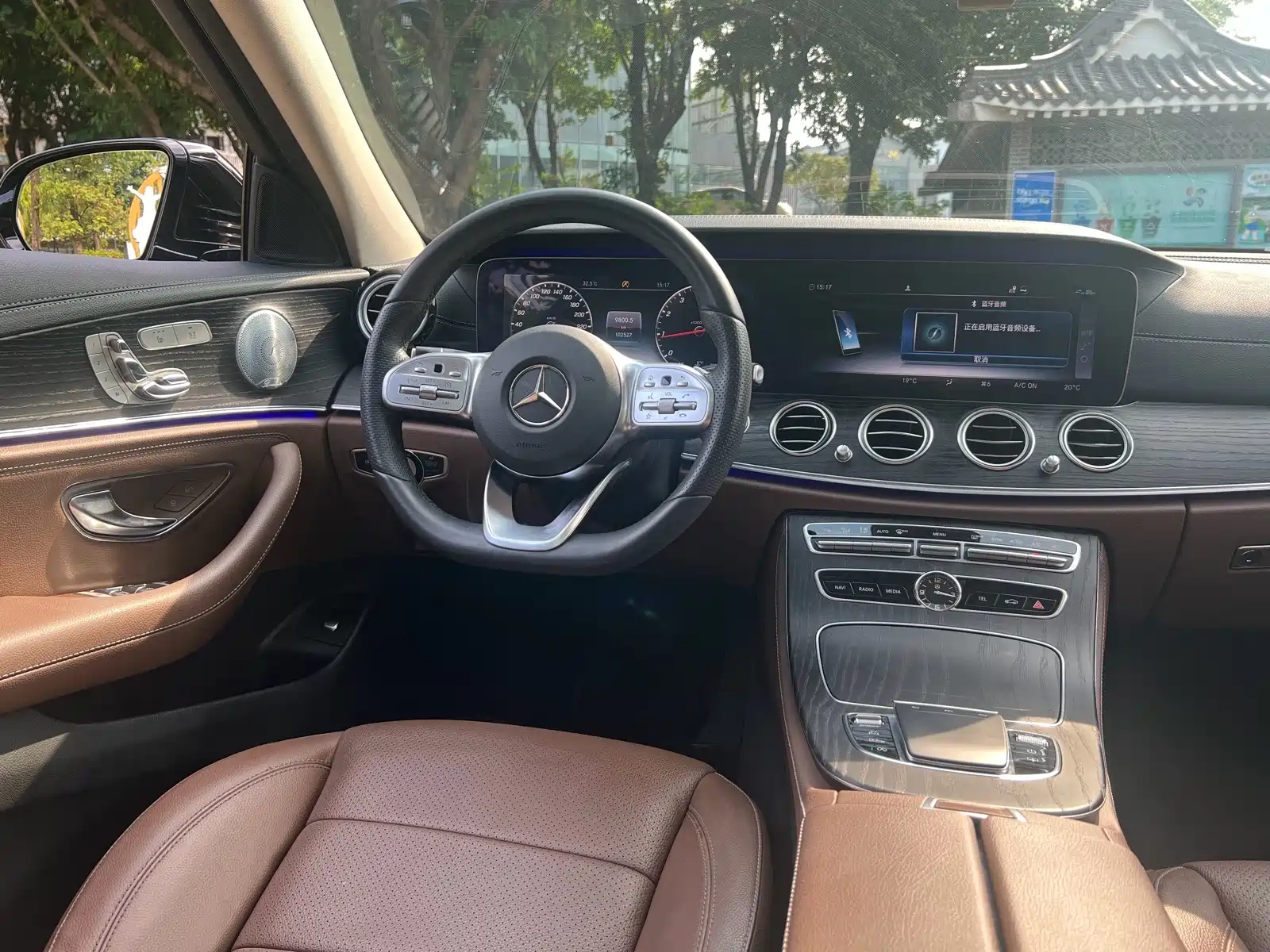 Фото 16 - Mercedes-Benz E-Class