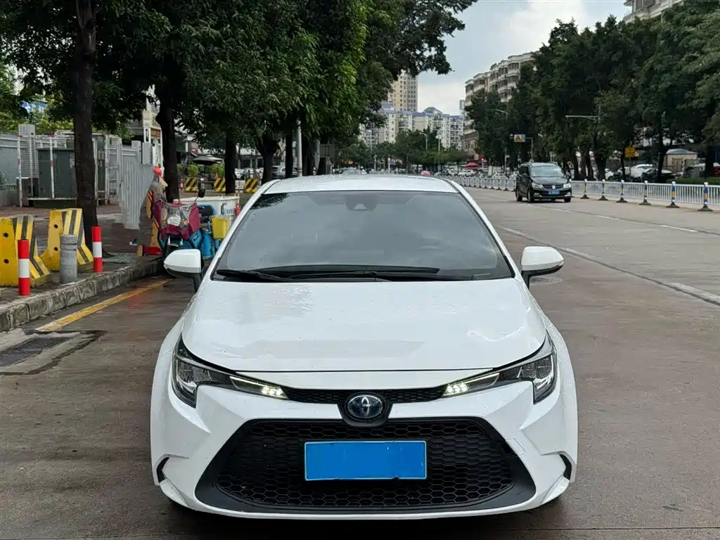 Toyota Levin 2022 Dual Engine 1.8H E-CVT Leading Edition фото 2