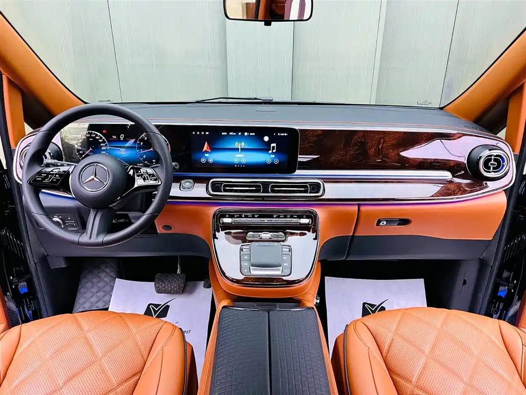 Mercedes-Benz Vito 2024 2.0T Business 7-Seater фото 9