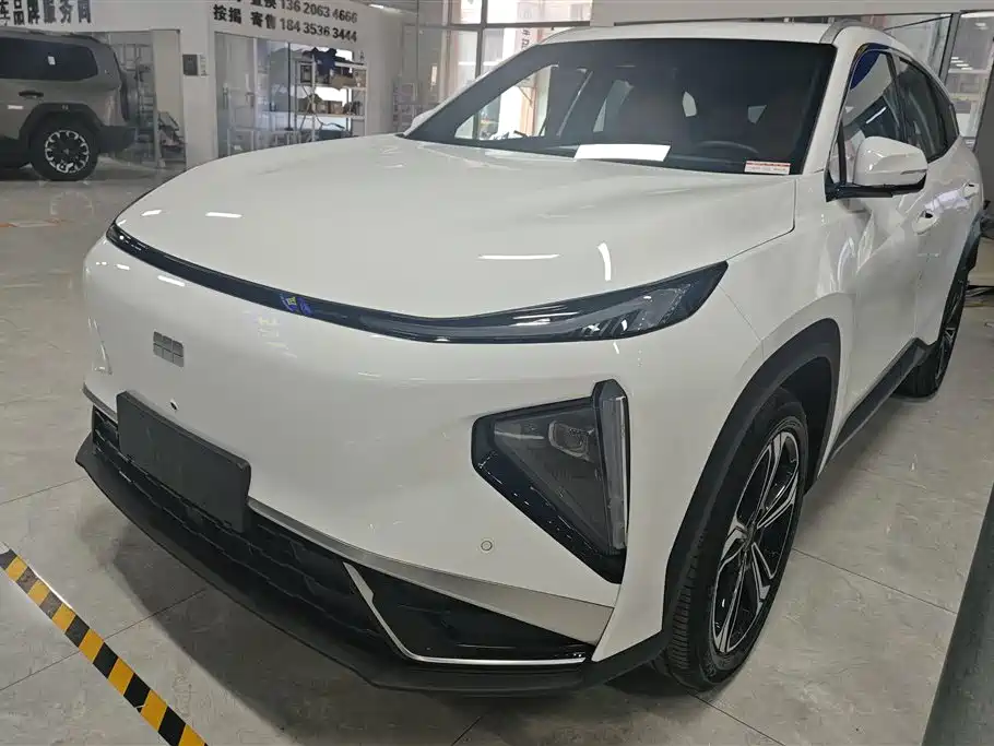 Geely Galaxy Galaxy L7 2025 EM-i 115km Explorer+ Edition