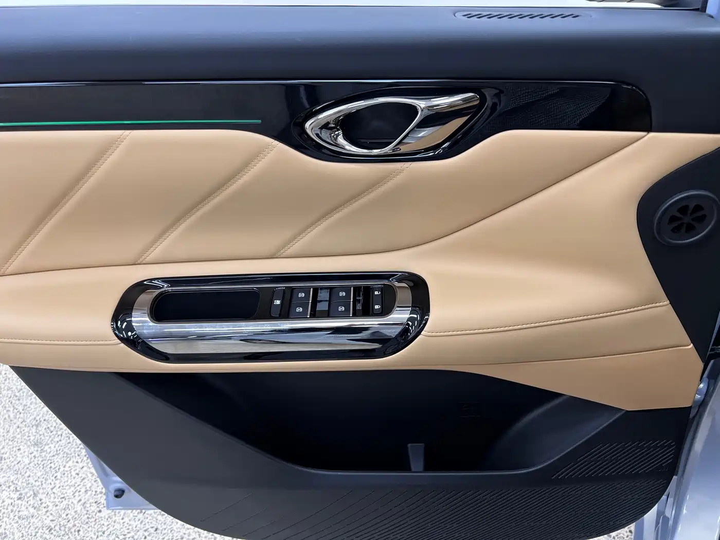 GAC Trumpchi Trumpchi E8 NEV 2024 Model 150km MAX+ фото 12