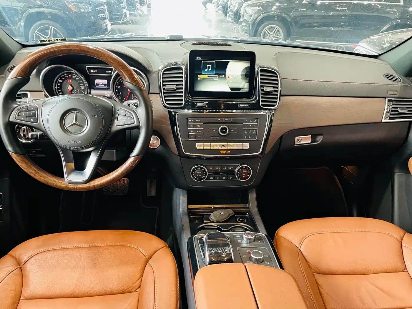 Mercedes-Benz GLS 2016 GLS 400 4MATIC Luxury фото 11