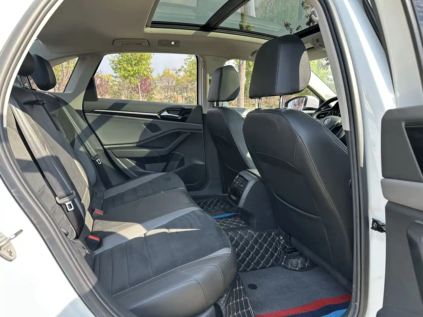 Volkswagen Sagitar 2022 280TSI DSG Excellence Edition фото 9