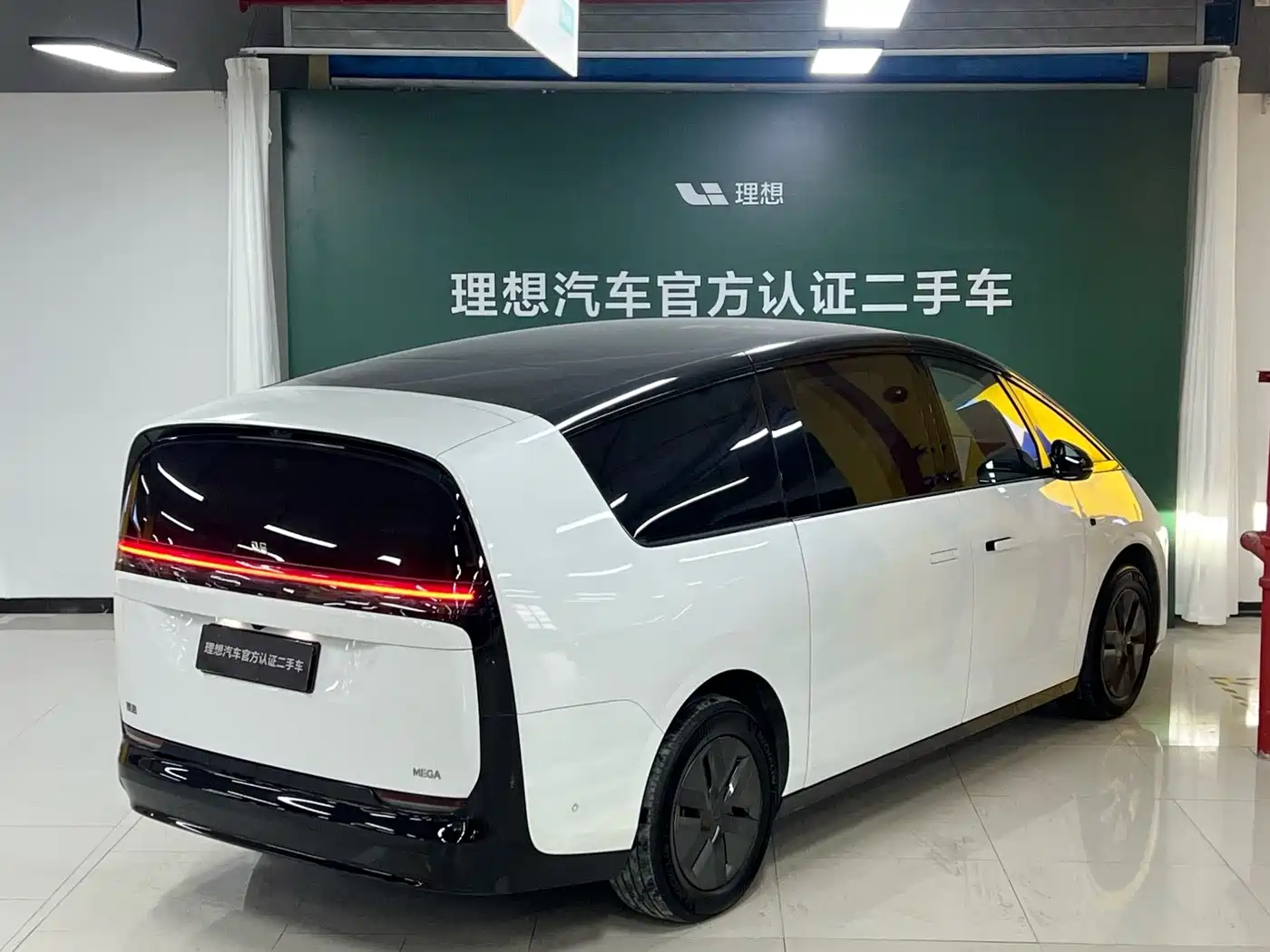 Li Auto MEGA 2025 2025 Model Home Family Special Edition