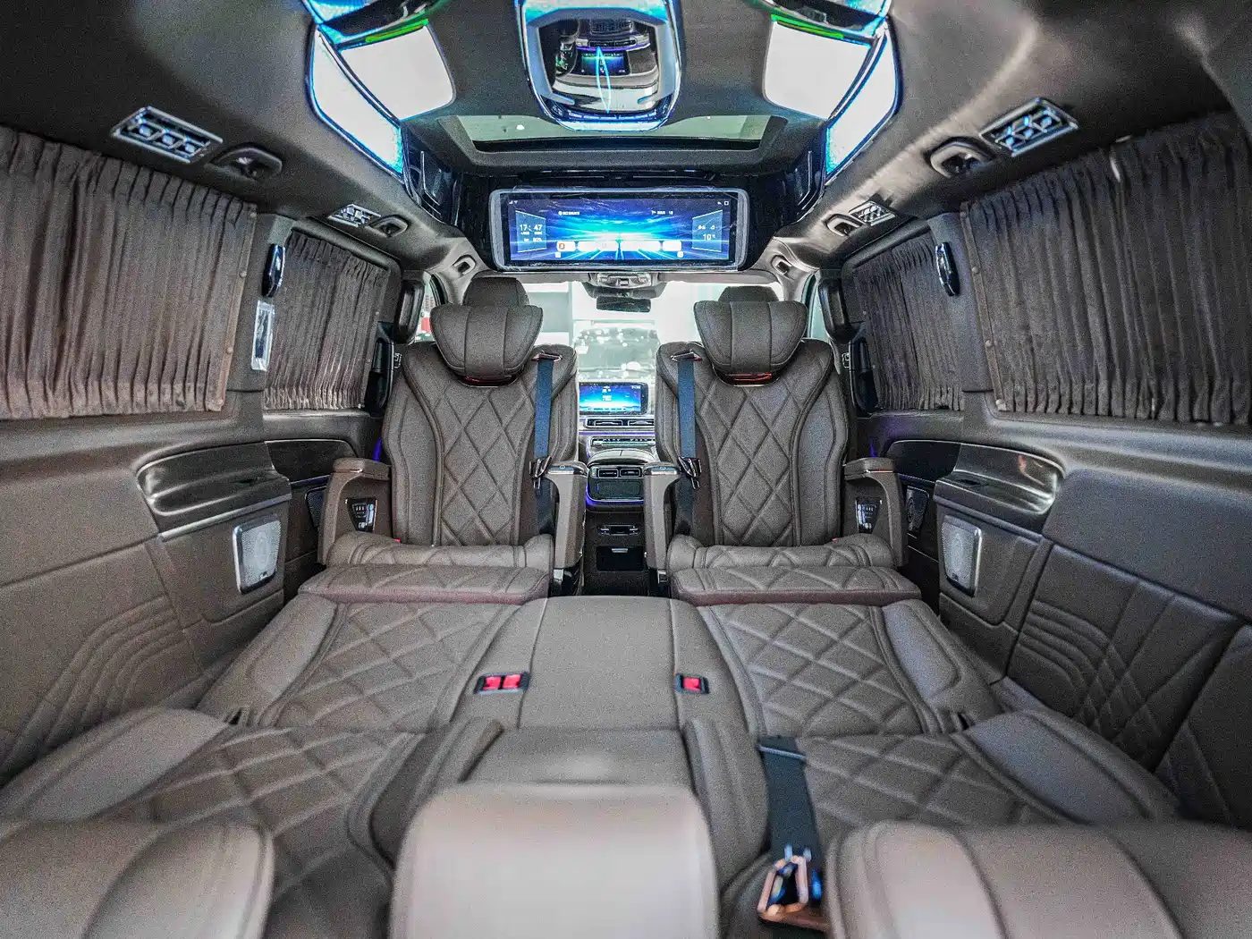 Mercedes-Benz V-Class 2024 V 300 L Long Wheelbase Premium фото 14