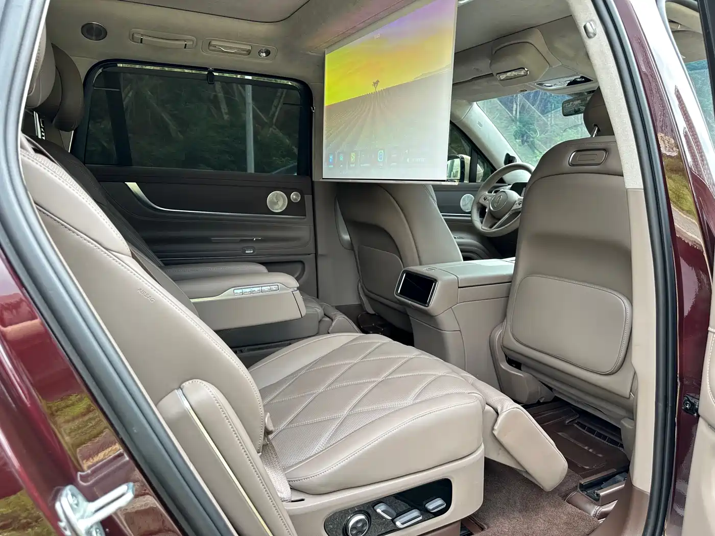 AITO Wenjie AITO M9 2025 Extended Range Max 52kWh 6-Seater фото 19