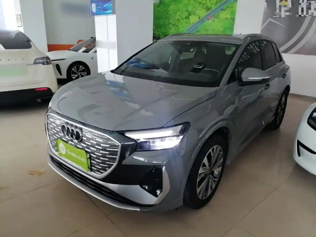 Фото 2 - Audi Q4 e-tron