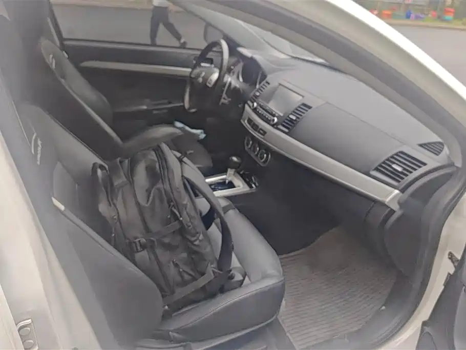 Mitsubishi Lancer EX 2015 2.0L CVT Flagship Edition фото 8