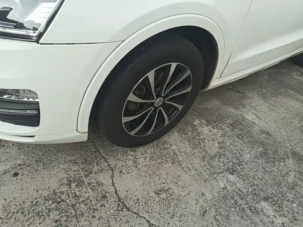 Zotye SR7 2016 2016 1.5T CVT Magic Cube Heart Edition China V