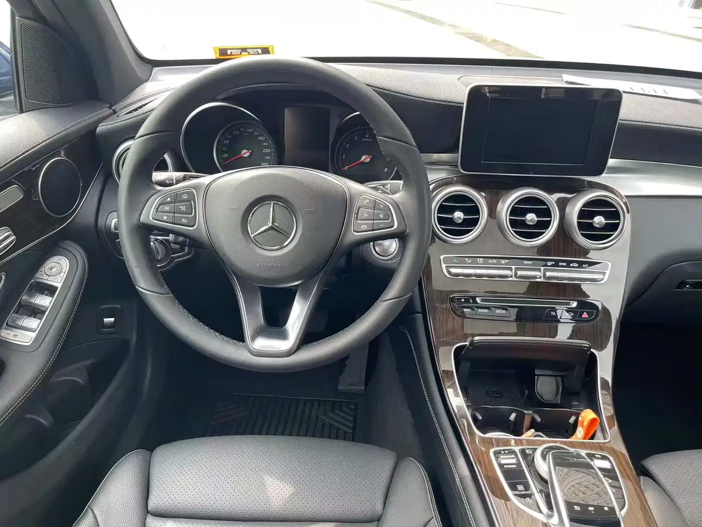 Mercedes-Benz GLC 2019 GLC 260 L 4MATIC Luxury фото 12