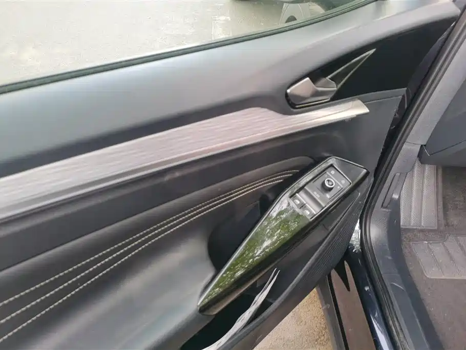 VOLKSWAGEN ID.4 CROZZ