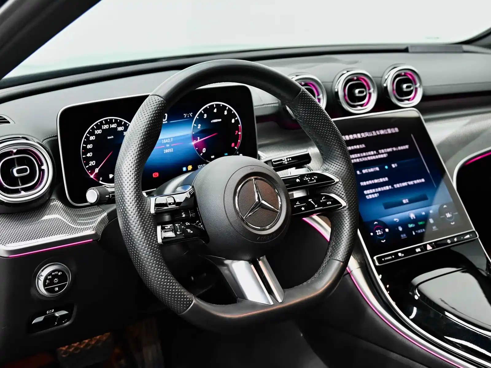 Фото 22 - Mercedes-Benz C-Class