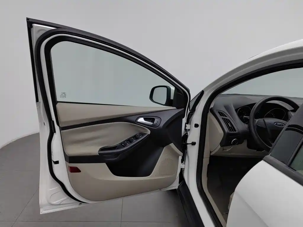 Photo 8 - Ford Focus