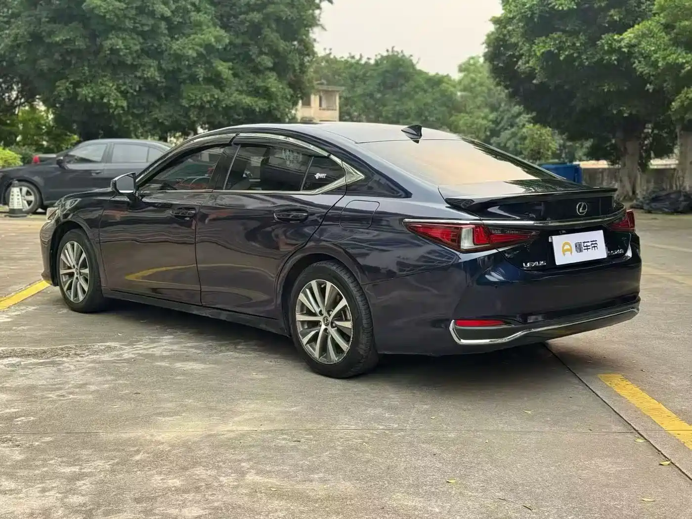 Lexus ES 2021 200 Excellence Edition фото 9